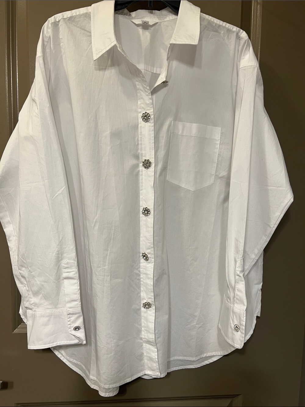 NWT Time and Tru Size XL White Classic Button-Down Shirt with Jewel Buttons